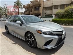 2018 تويوتا كامري