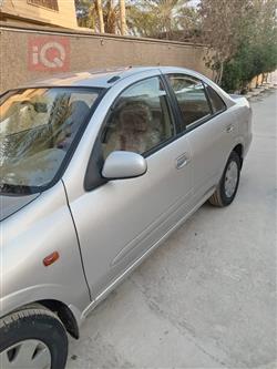 Nissan Sunny 2008