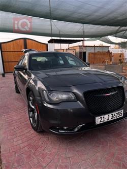 2021 كرايسلر 300