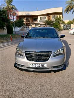 2014 كرايسلر 200