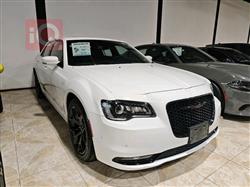 2023 كرايسلر 300