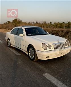1997 مرسيدس بنز E-Class