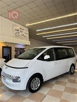 2023 هيونداي ستاريا