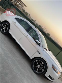 Ford Taurus 2016