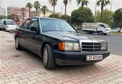 1990 مرسيدس بنز E-Class
