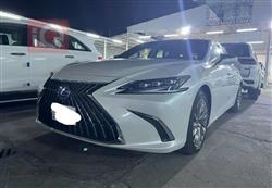 Lexus ES 2022