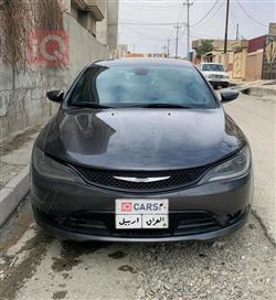 2015 كرايسلر 200