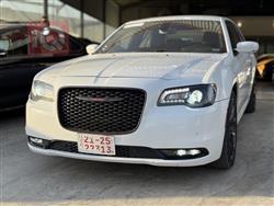 Chrysler 300 2023