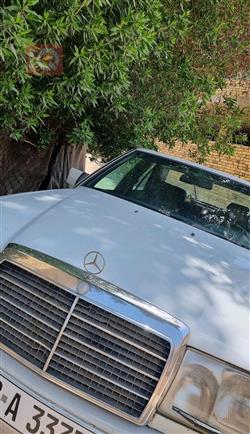1986 مرسيدس بنز E-Class