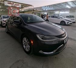2016 كرايسلر 200