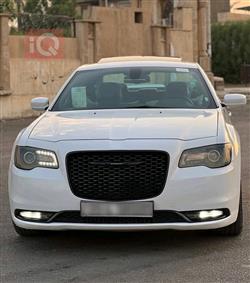 2019 كرايسلر 300