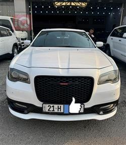 2021 كرايسلر 300