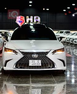 Lexus ES 2022