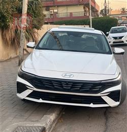 Hyundai Elantra 2024