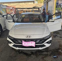 Hyundai Elantra 2024