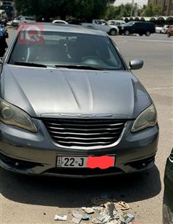 2013 كرايسلر 200