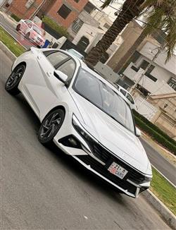 Hyundai Elantra 2024