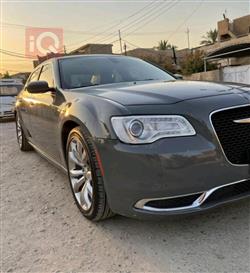 2018 كرايسلر 300