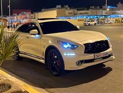 Infiniti QX70 2015