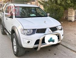 2015 ميتسوبيشي L200