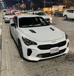 2022 كيا ستينغر