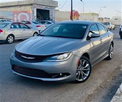 2016 كرايسلر 200
