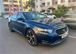 Ford Taurus 2016