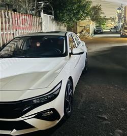 Hyundai Elantra 2024