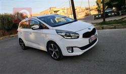 2014 كيا كارينز