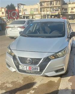 2022 نيسان فيرسا