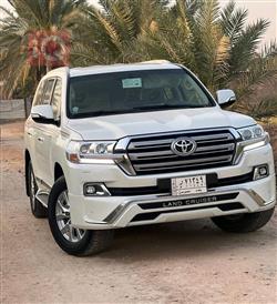 2018 تويوتا لاندكروزر