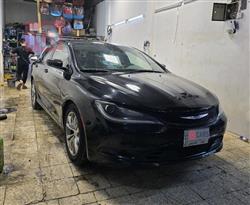 2016 كرايسلر 200