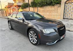 2017 كرايسلر 300