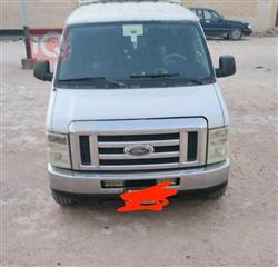 Ford E-350 2008