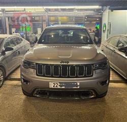 2021 جيب جراند شيروكي