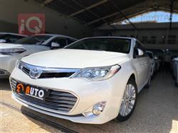 2013 تويوتا أفالون