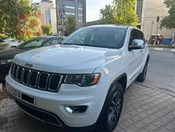 2022 جيب جراند شيروكي