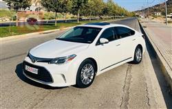 2017 تويوتا أفالون