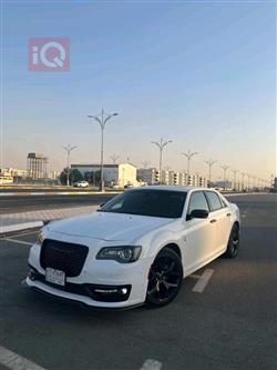 2021 كرايسلر 300