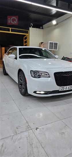 2021 كرايسلر 300