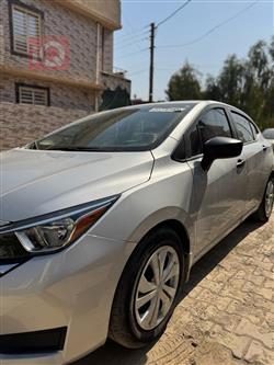 2023 نيسان فيرسا