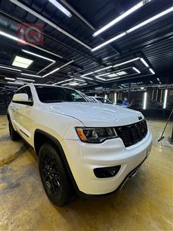 2021 جيب جراند شيروكي