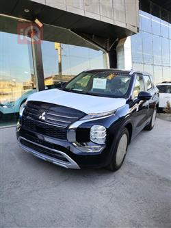 2025 ميتسوبيشي اوتلاندر