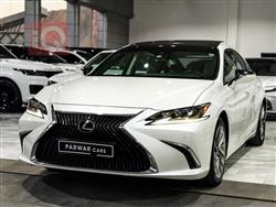 Lexus ES 2019
