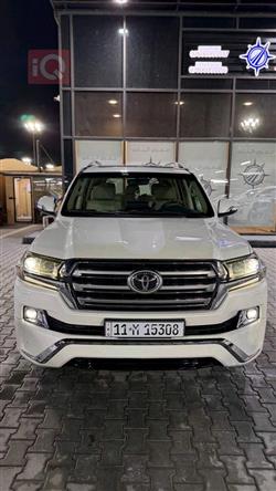 2018 تويوتا لاندكروزر