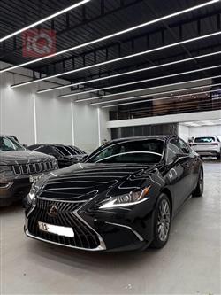 2024 لكزس ES