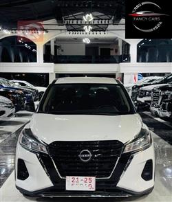 2023 نيسان كيكس