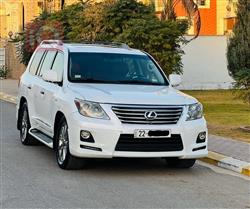 Lexus LX 2011
