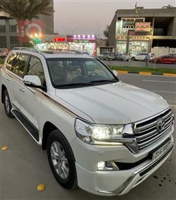 2017 تويوتا لاندكروزر