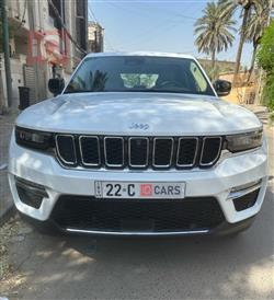 2022 جيب جراند شيروكي